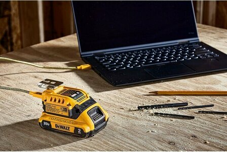 DeWALT USB-C Kombi-Ladeger&auml;t 18V mit Powerbank-Funktion DCB094K-QW