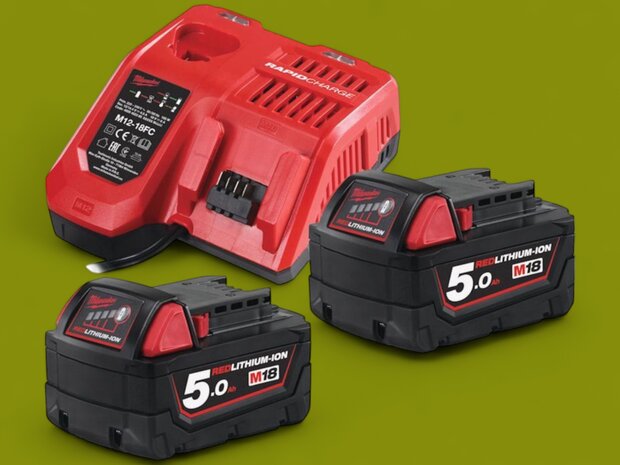 Milwaukee M18 NRG-502 18V Li-Ion accu starterset 2x M18 B5 5.0Ah Redlithium-Ion accu + snellader M12-18FC  4933459217